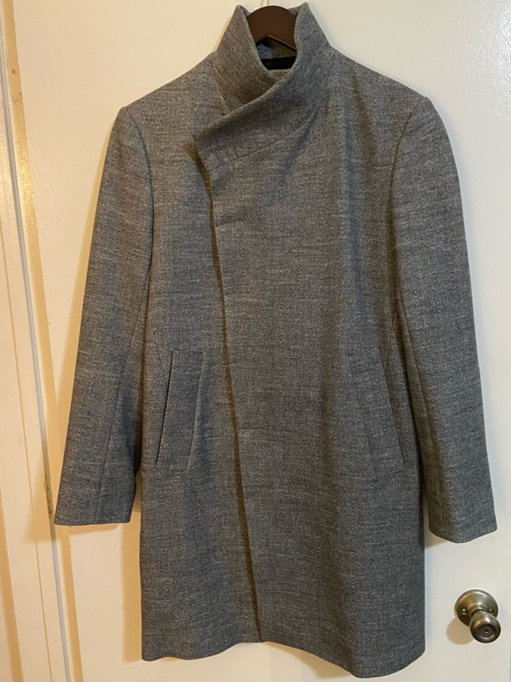 ZARA Structured Stretchy Coat Men’s SMALL Discontinued Preowned!